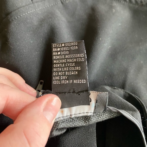 A. Byer Pencil skirt, with ruffle hem, black, Size 11 - Picture 13 of 14